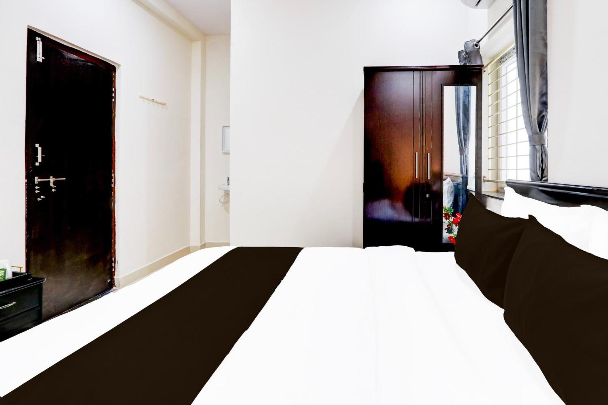 Super Hotel O Adibatla Near Tcs Ibrahimpatan Bagian luar foto
